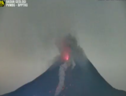 Warga Diimbau Waspada, Gunung Merapi Catat Lima Kali Guguran Lava