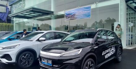 Penuhi selera pasar di Indonesia, BYD Atto 3 kini punya warna hitam.