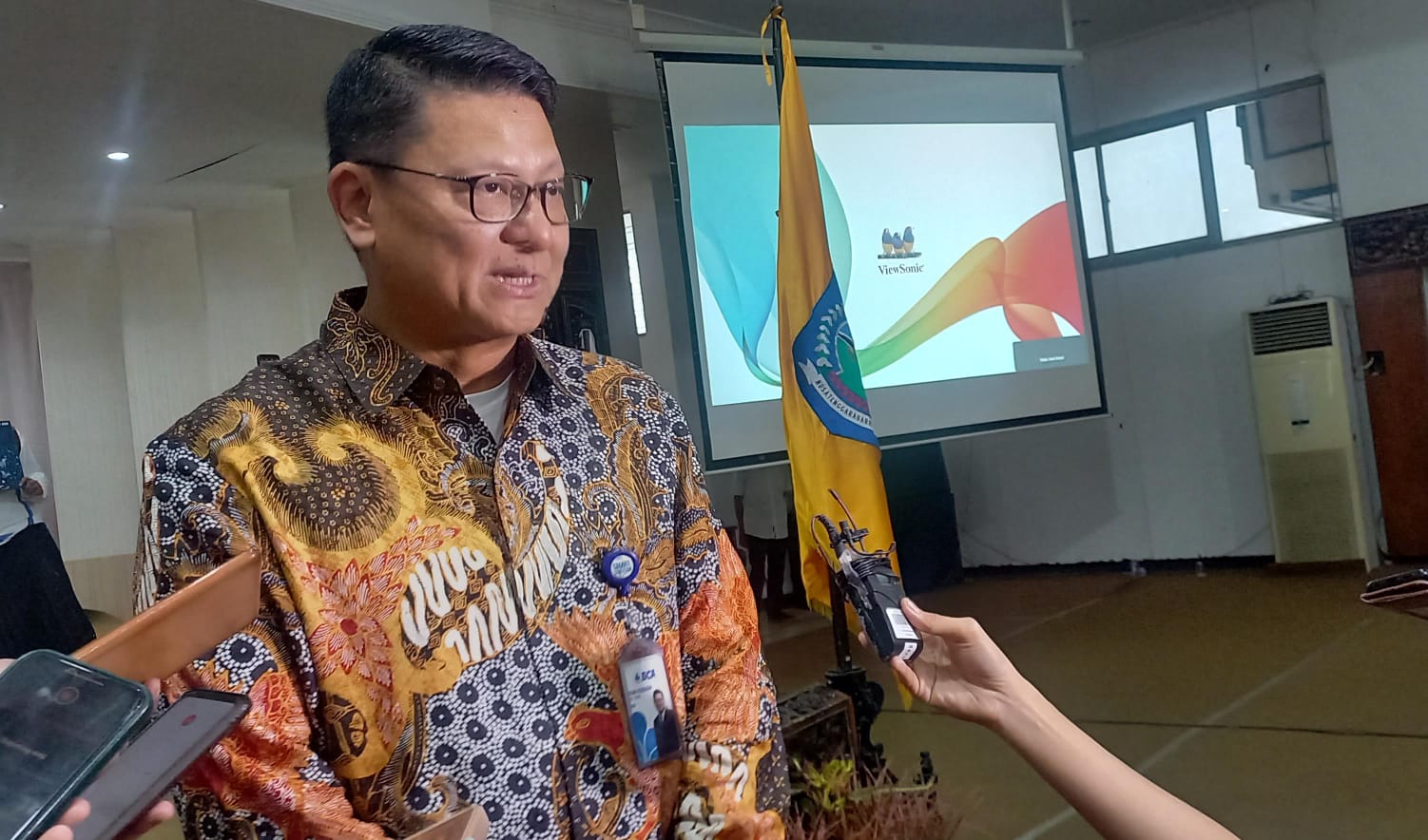 Direktur BCA John Kosasih bicara soal kredit UMKM BCA.