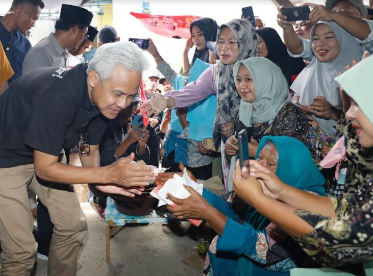 Cara ganjar-mahfud bebaskan nelayan dari utang.
