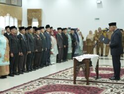 Lantik 42 Kepala SMA/SMK, Gubernur Mahyeldi Tekankan Peran Penting Mencetak Calon Pemimpin Masa Depan