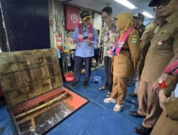 Tinjau Panen Ikan Kerapu 20 Ton di Pessel, Ini Komentar Gubernur Mahyeldi