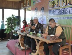 Gubernur Mahyeldi Bertekad Temukan Solusi atas Setiap Keluhan Nelayan di Pesisir Selatan