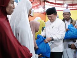 Hadiri Isra’ Mi’raj Di Masjid Cheng Hoo, Gubernur Al Haris Beri Bantuan Kepada Anak Yatim dan Kaum Dhuafa