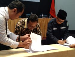 Bawaslu Sumbar dan UM Natsir Bukittinggi Tandatangani Kerjasama Pengawasan Pemilu