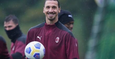 Zlatan Ibrahimovic pernah memperkuat Barcelona selama satu musim.