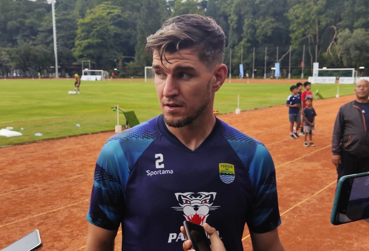 Nick Kuipers bangga akan mencatatkan pertandingan ke-100 bersama Persib Bandung.