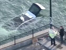 Insiden Mengerikan, Mobil Toyota BZ4x Terjun ke Laut di Massachusetts
