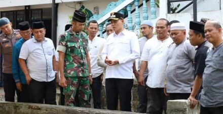 Manfaatkan Hari Libur Nasional, Bupati Pasaman Sabar AS Tinjau Sanitasi di Padang Gelugur