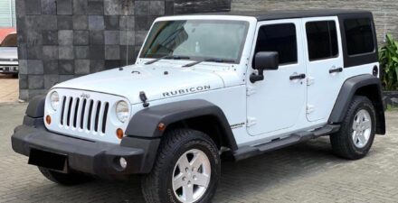 Ilustrasi mobil jeep rubicon.