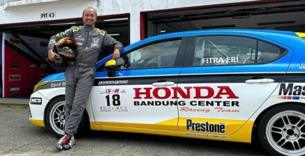 Koleksi mobil Fitra Eri.