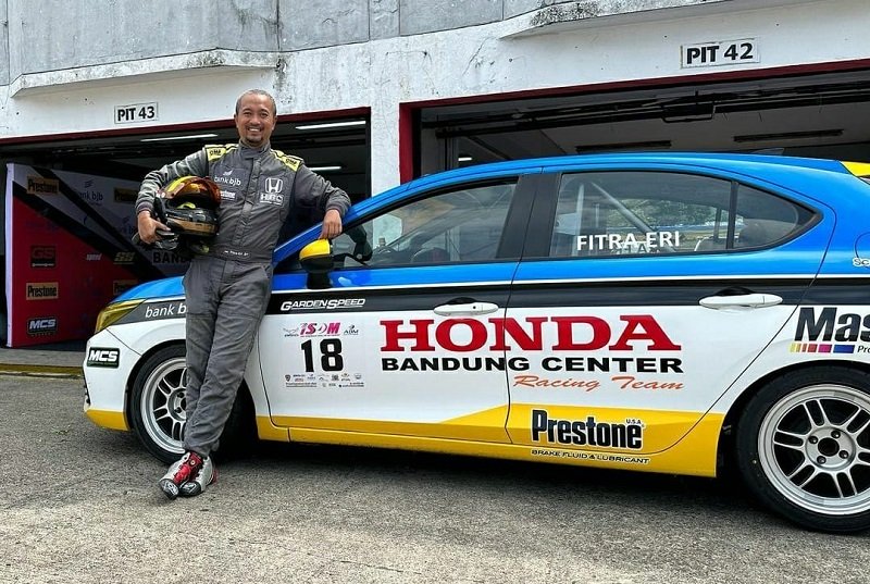 Koleksi mobil Fitra Eri.