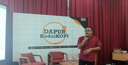 Communication Specialist KedaiKOPI Rossi Rahardjo di Jakarta, Rabu (14/2/2024).