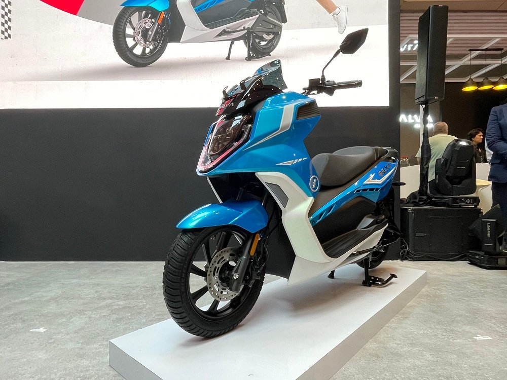Motor listrik ALVA One XP meluncur di IIMS 2024.