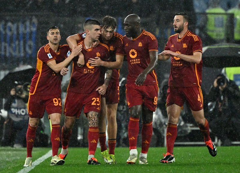 AS Roma menatap leg II Playoff 16 Besar Liga Europa 2023-2024 dengan modal positif.