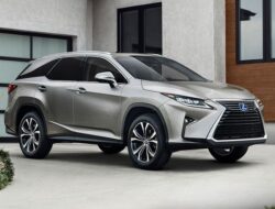 Kisaran Pajak Mobil Lexus RX 300, Berapa Biaya yang Harus Anda Persiapkan?