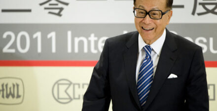 Li Ka Shing jadi orang terkaya Hong Kong.