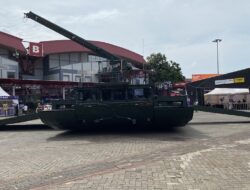Sorotan Spesial di IIMS 2024, Kendaraan Amfibi TNI ‘Ponton’ Memikat Pengunjung