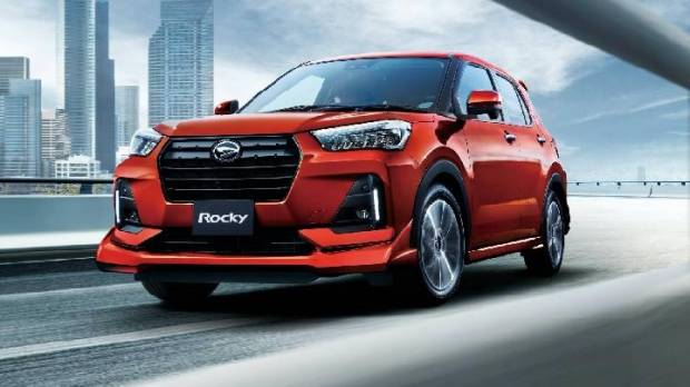 Berapa pajak mobil Daihatsu Rocky.