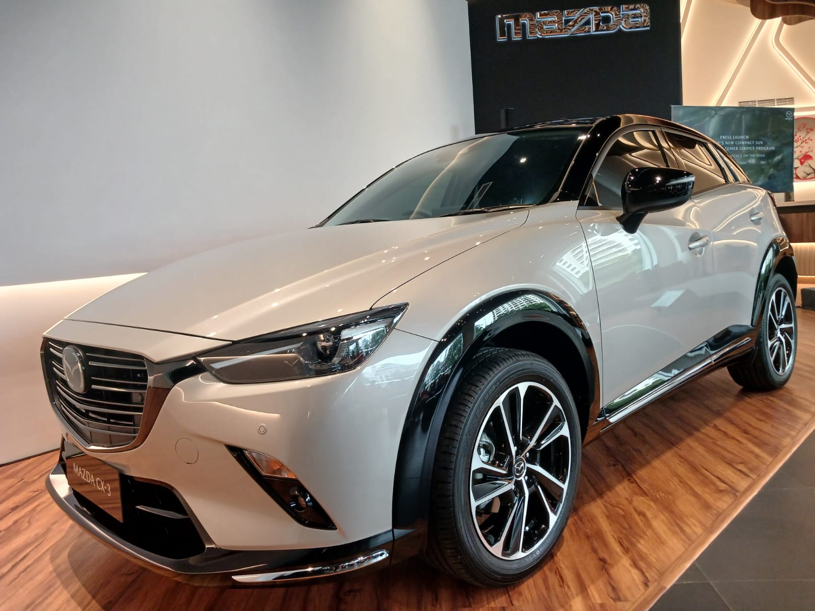 Tampilan New Mazda CX-3 Varian 2.0 Pro yang mendapatkan tambahan fasilitas teknologi di kelasnya.