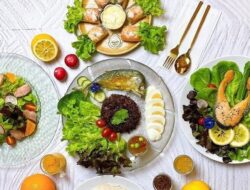 Lalapan Mentah, Penyebab Potensial Gangguan Kesehatan Menurut Dokter