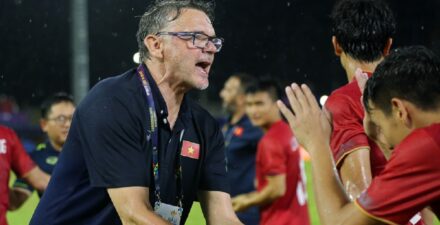 Philippe Troussier kala melatih Timnas Vietnam.