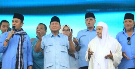 Gelar Sholawat Bersama di Banten, Habib Luthfi, Habib Abdul Rahman, Habib Shaleh dan Ketum Ndaru Aditya Yusma Sukses Hadirkan Prabowo. (Dok. Istimewa)