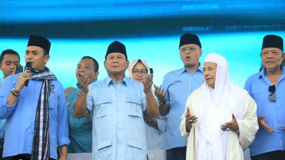 Gelar Sholawat Bersama di Banten, Habib Luthfi, Habib Abdul Rahman, Habib Shaleh dan Ketum Ndaru Aditya Yusma Sukses Hadirkan Prabowo. (Dok. Istimewa)