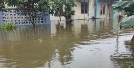 Komplek Abi Singgalang Dilanda Banjir, Warga Berharap Banjir Cepat Diatasi Pemerintah