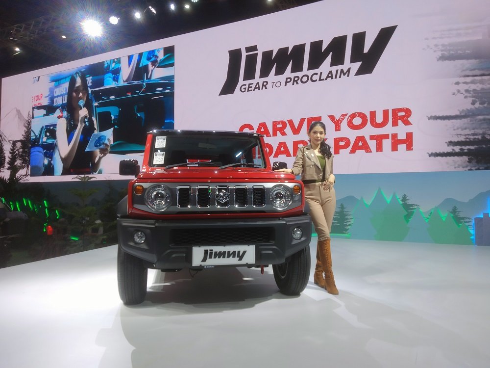 Suzuki Jimny 5 pintu.