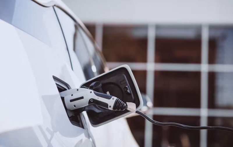 Ilustrasi Mobil Listrik.