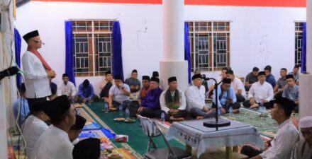 Wagub Sumbar Audy Joinaldy dan Bupati Pasaman Sabar AS Mengawali Safari Ramadhan di Masjid Maulana Seikh Daud