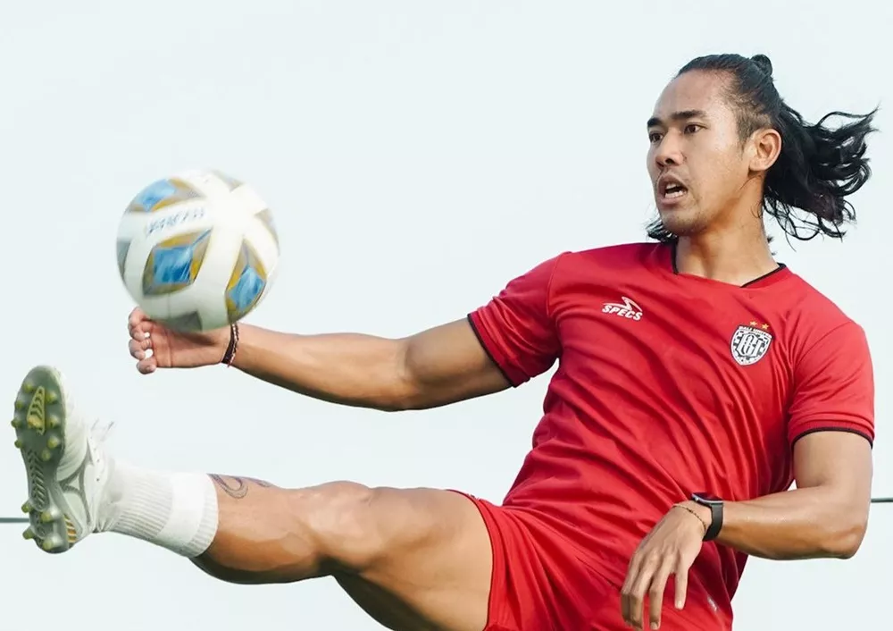 Ryuji Utomo merupakan salah satu pesepakbola Indonesia yang hobi mengoleksi mobil mewah.