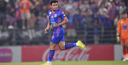 Asnawi Mangkualam bermain 74 menit pada laga Khon Khaen United vs Port FC.