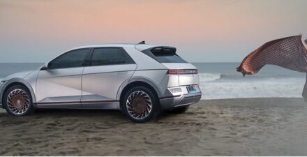 IONIQ 5 menjadi salah satu mobil listrik paling laris di Indonesia yang menempatkan Hyundai sebagai pemimpin pasar untuk kendaraan listrik dengan harga di atas Rp700 juta.