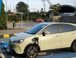 Peringatan dari BPJT, Risiko Kehabisan Baterai Mobil Listrik saat Macet Mudik