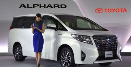 Toyota Alphard.