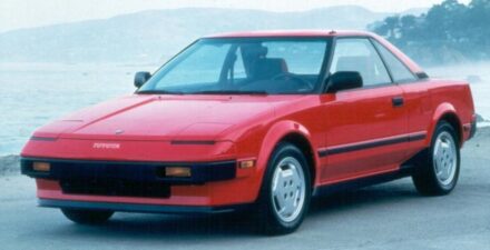 Harga bekas mobil Toyota MR2 masih tinggi.
