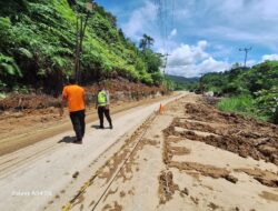 Longsor Kembali Terjadi, Jalur Kerinci – Bangko Terputus