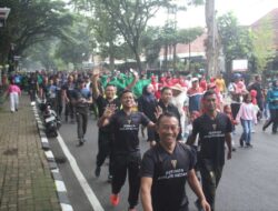Pangkostrad Jalan Sehat Bersama Prajurit Menarmed 2 Kostrad