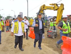 Kunjungi Lokasi Banjir Bandang Pessel, Menteri PUPR Pastikan Bantu Perbaikan Prasarana Terdampak Bencana