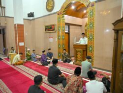 Tausiah Awal Ramadan di Masjid Al-Mukarramah, Gubernur Mahyeldi Syiarkan Kemuliaan Manusia Bertakwa