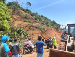 PT. Kerinci Merangin Hidro Turun Tangan Evakuasi Material Longsor