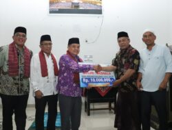 TSR Sumbar Serahkan Bantuan 60 Juta Untuk Mesjid Baitul Karim, Supardi : Saya Siap Bantu Masalah Sampah Di Payakumbu