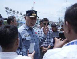 Gubernur Mahyeldi Minta Rincian Kerugian Kerusakan TPI Surantih Akibat Banjir Segera Dilaporkan