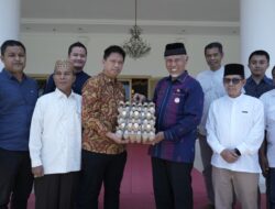Gubernur Mahyeldi Apresiasi Kepedulian PT Charoen Pokphan yang Salurkan 50 Ribu Butir Telur ke Pessel dan Pariaman
