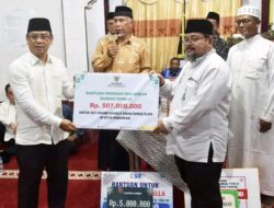 Berkah Ramadan 587 Juta ; TSR Gubernur Sumbar Salurkan Bantuan Masjid Raya Marunggi dan Siswa SLTA/SLB se-Kota Pariaman