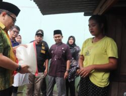 Pj Wako Jasman Serahkan Secara Simbolis Paket Ramadhan Dari Baznas Kota Payakumbuh