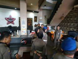 Tim 7 Pemko Payakumbuh Gelar Sweeping Warung Makan Buka Siang Ramadhan