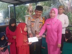 Peduli, Polsek Keluang Buka Bersama dan Beri Santunan Anak Yatim